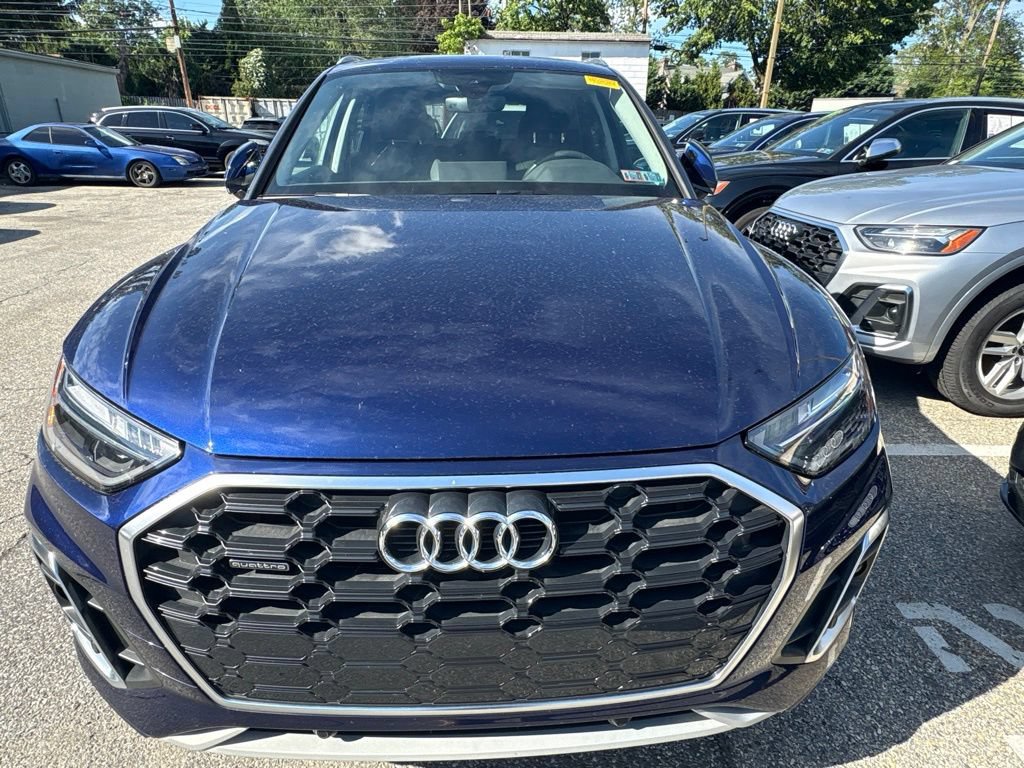 Used 2023 Audi Q5 2.0T Premium w/ Convenience Package AWD/4WD image 2