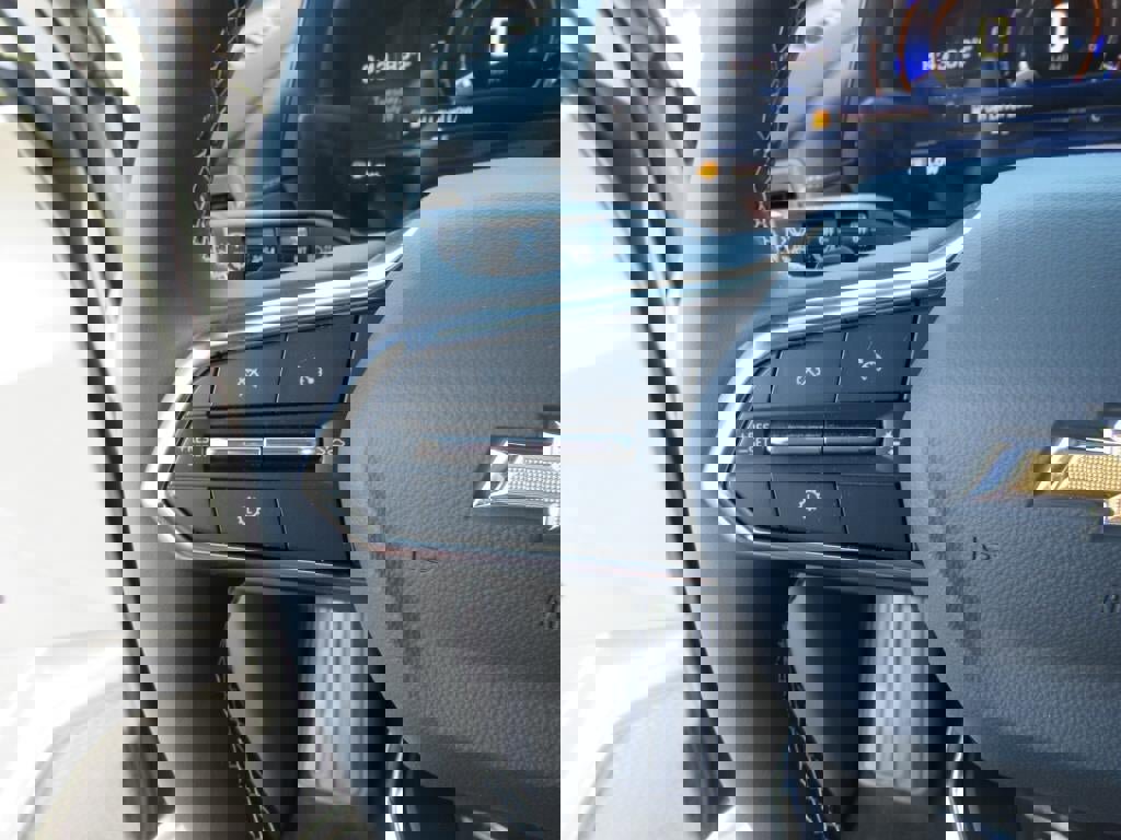 New 2025 Chevrolet Traverse LT image 16