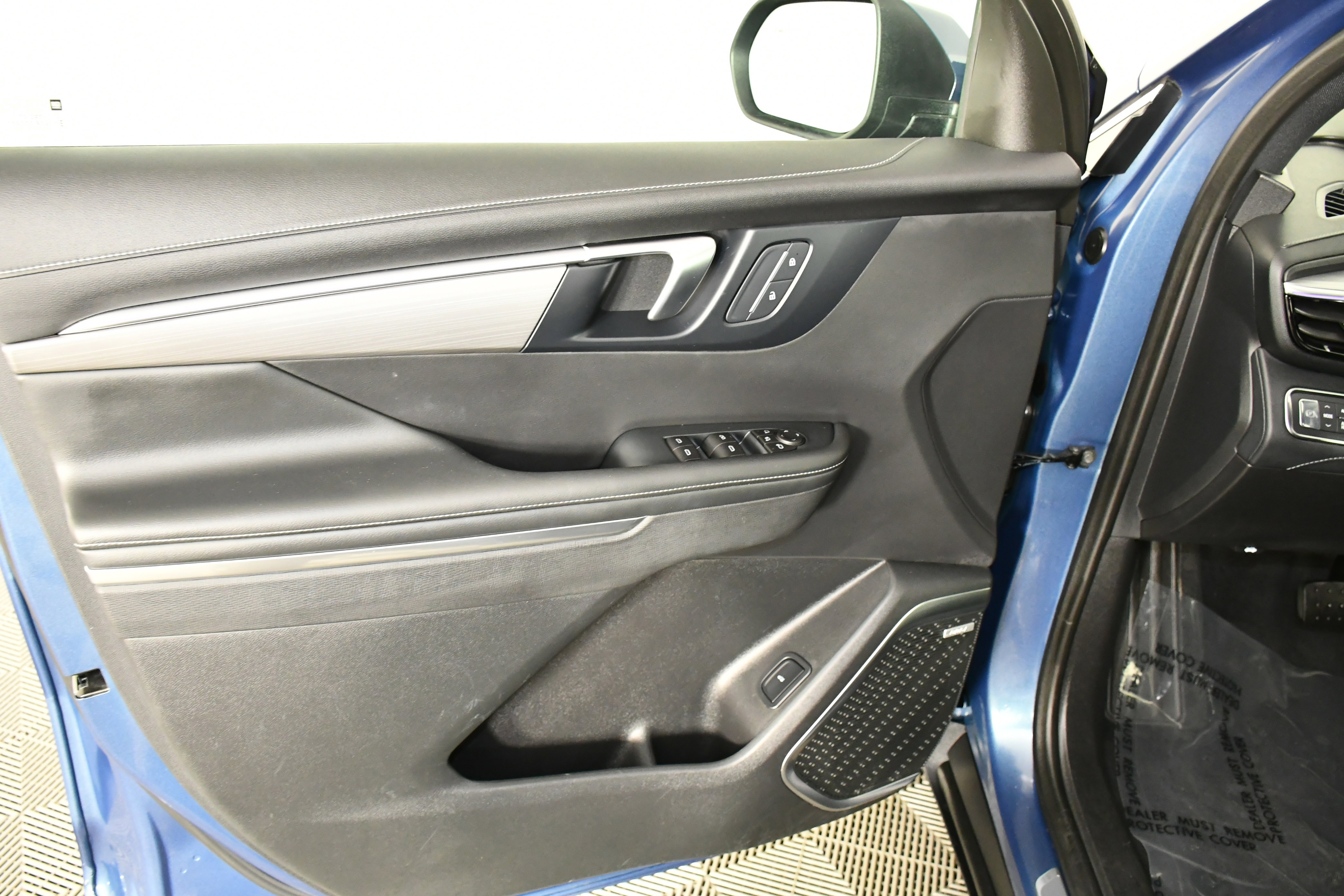 Used 2025 Buick Enclave Preferred image 35