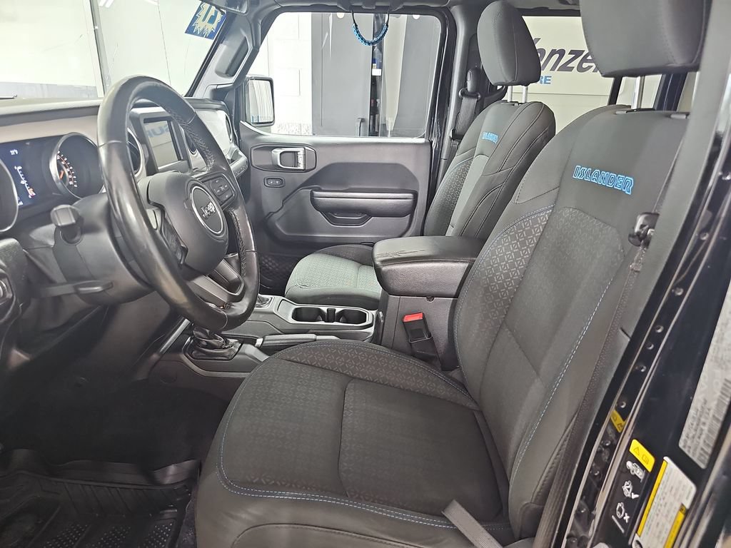 Used 2021 Jeep Wrangler Unlimited Sport AWD/4WD image 18
