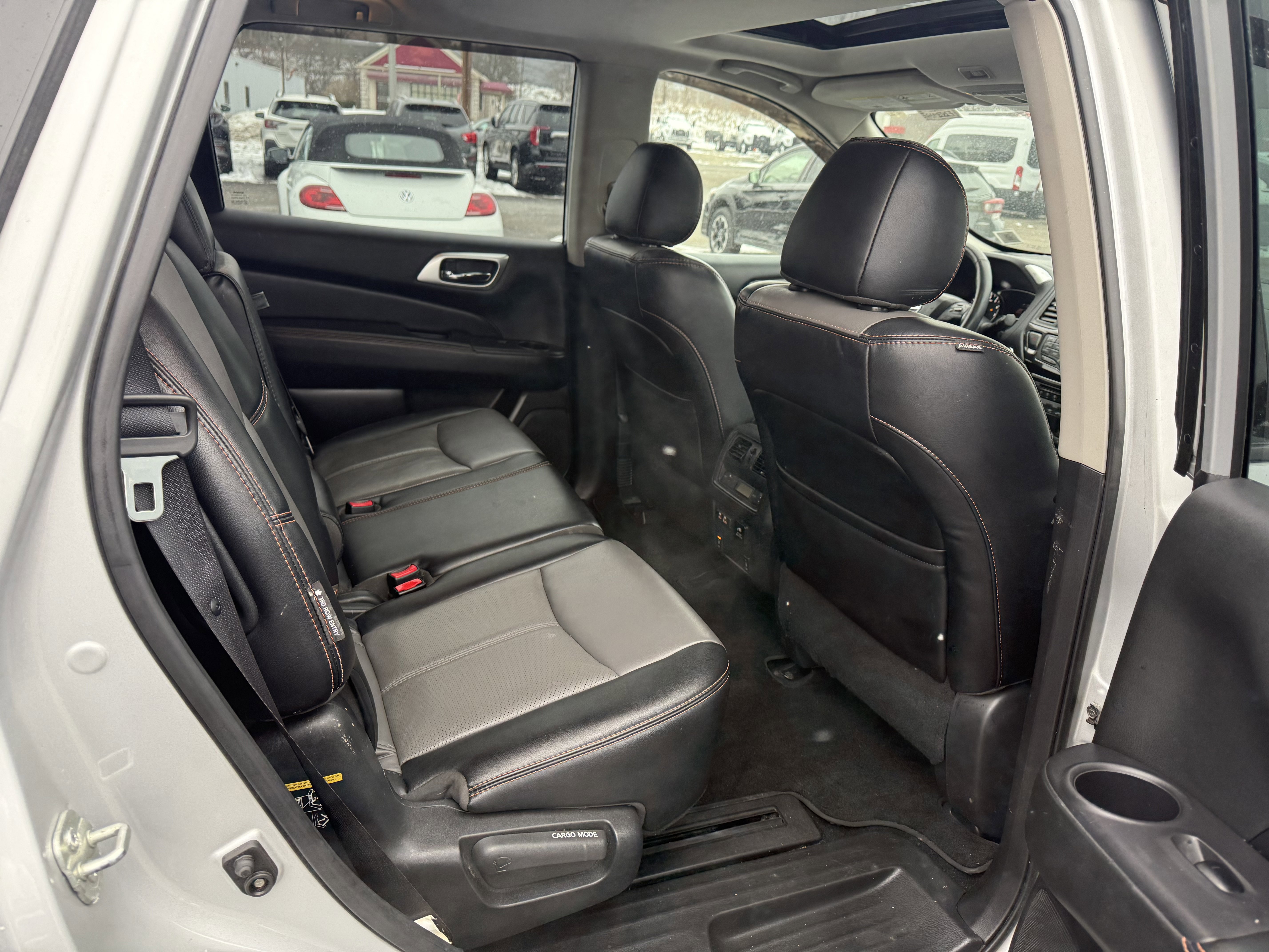 Used 2019 Nissan Pathfinder SL image 12