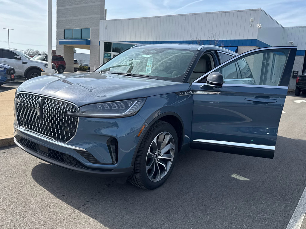 New 2026 Lincoln Aviator AWD image 35
