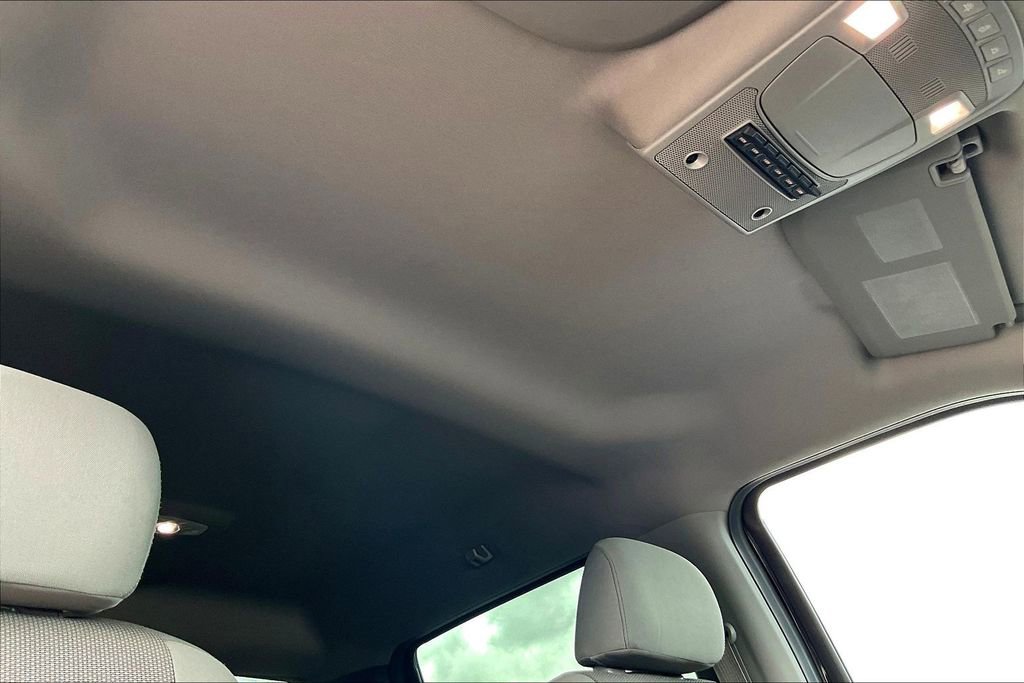 Used 2019 Ford F250 XL w/ STX Appearance Package image 27