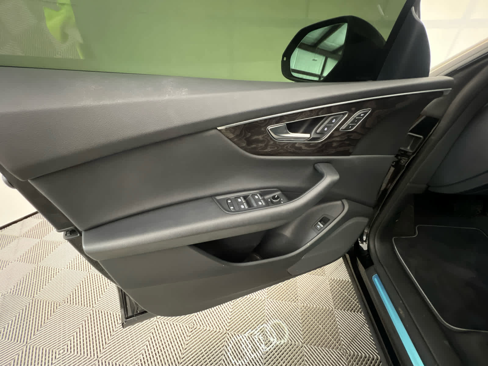 Used 2021 Audi Q8 Premium AWD/4WD image 23