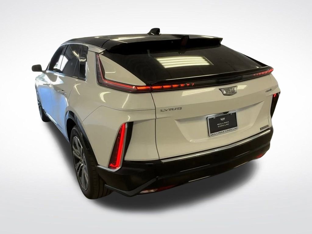 New 2025 Cadillac Lyriq Luxury image 8