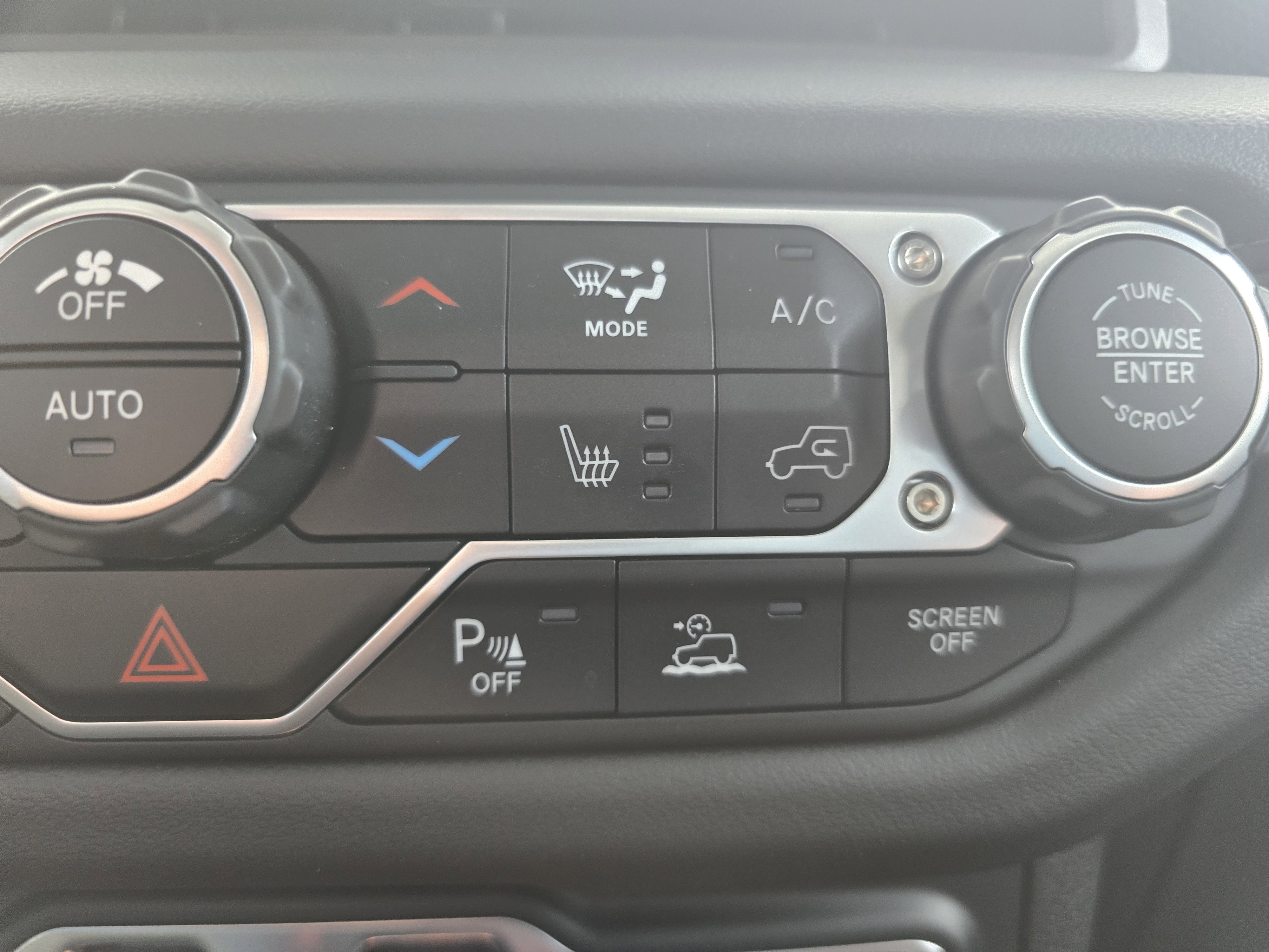 Used 2024 Jeep Gladiator Mojave w/ Technology Group image 28