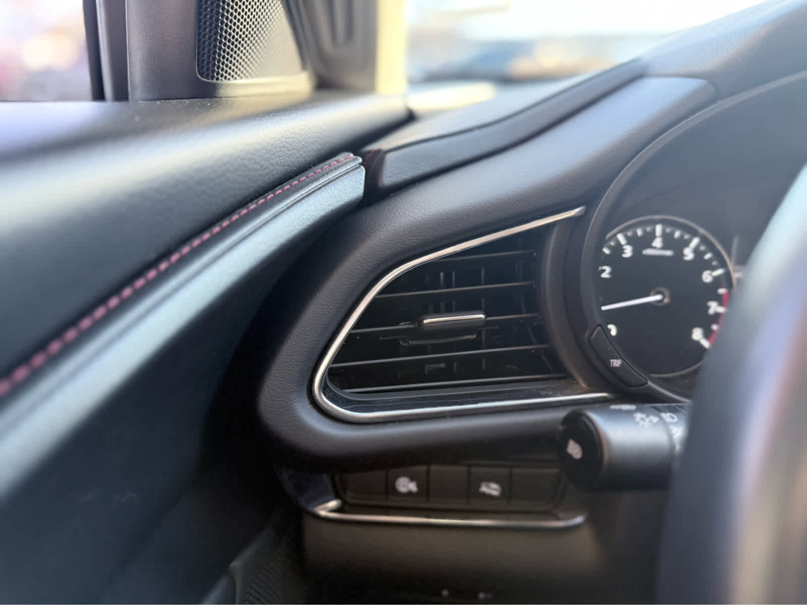 Used 2025 MAZDA CX-30 AWD 2.5 S w/ Preferred Package image 16