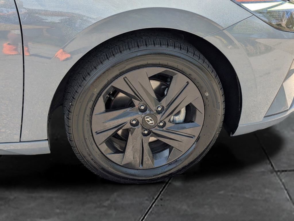 Used 2022 Hyundai Elantra SEL w/ Cargo Package image 11