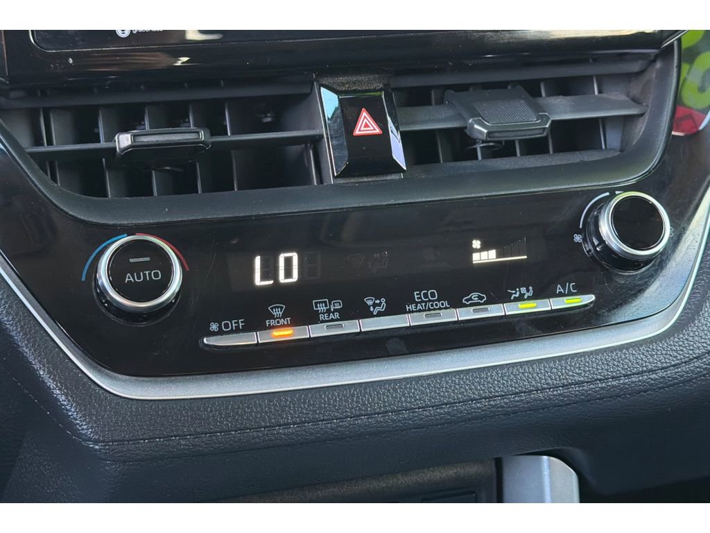 Used 2022 Toyota Corolla Cross LE AWD/4WD image 21