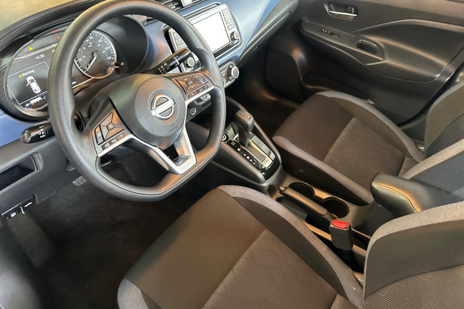 Used 2025 Nissan Versa SV FWD image 10