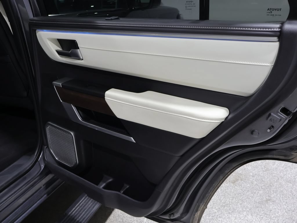Used 2023 Toyota Sequoia Capstone AWD/4WD image 23