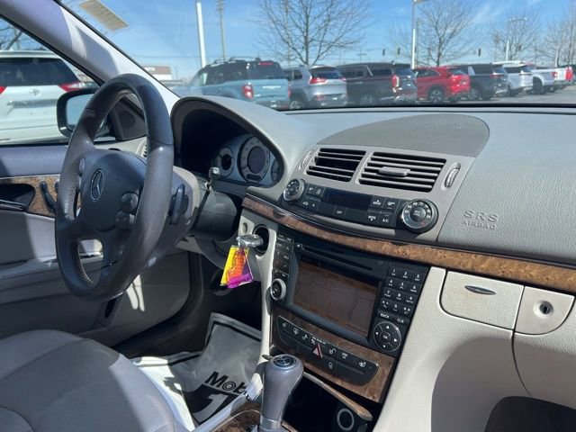 Used 2009 Mercedes-Benz E 350 4MATIC Sedan image 32