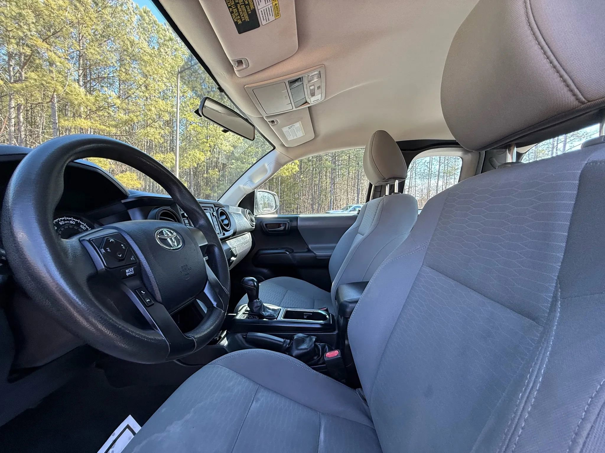 Used 2016 Toyota Tacoma SR image 15