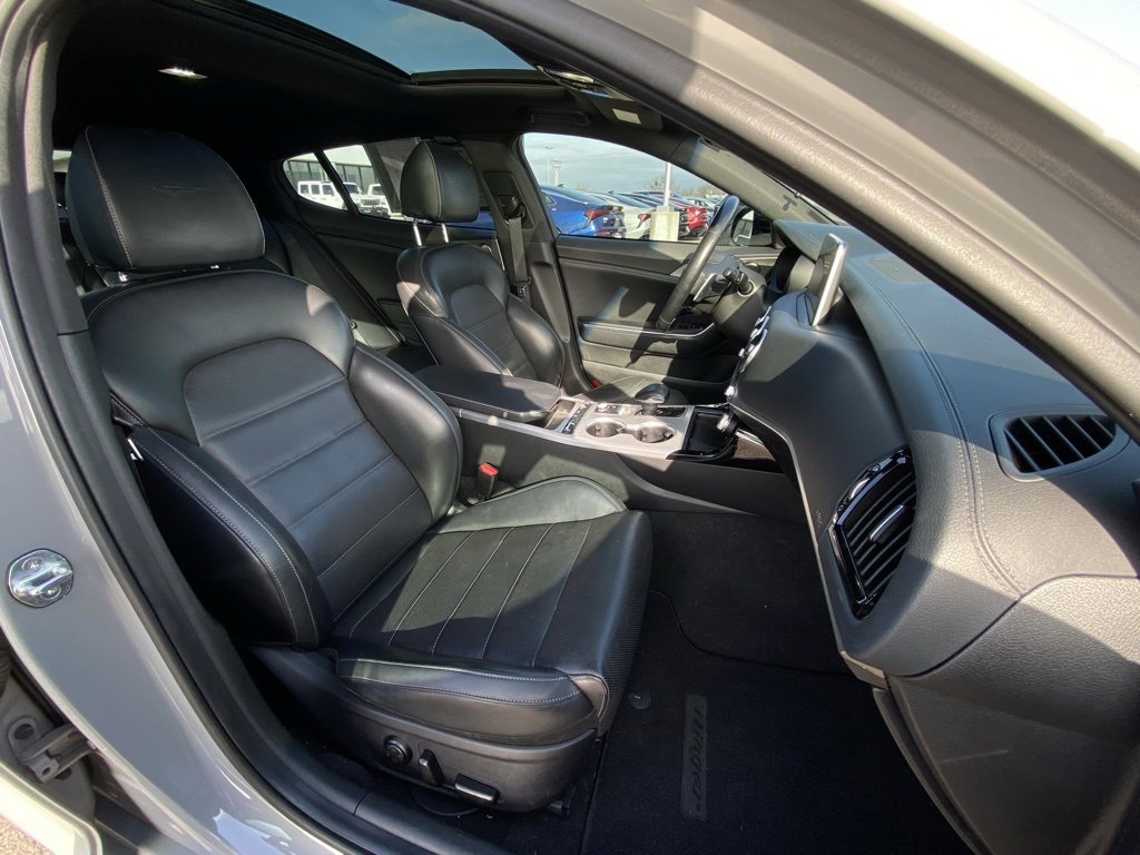 Used 2021 Kia Stinger GT2 image 30