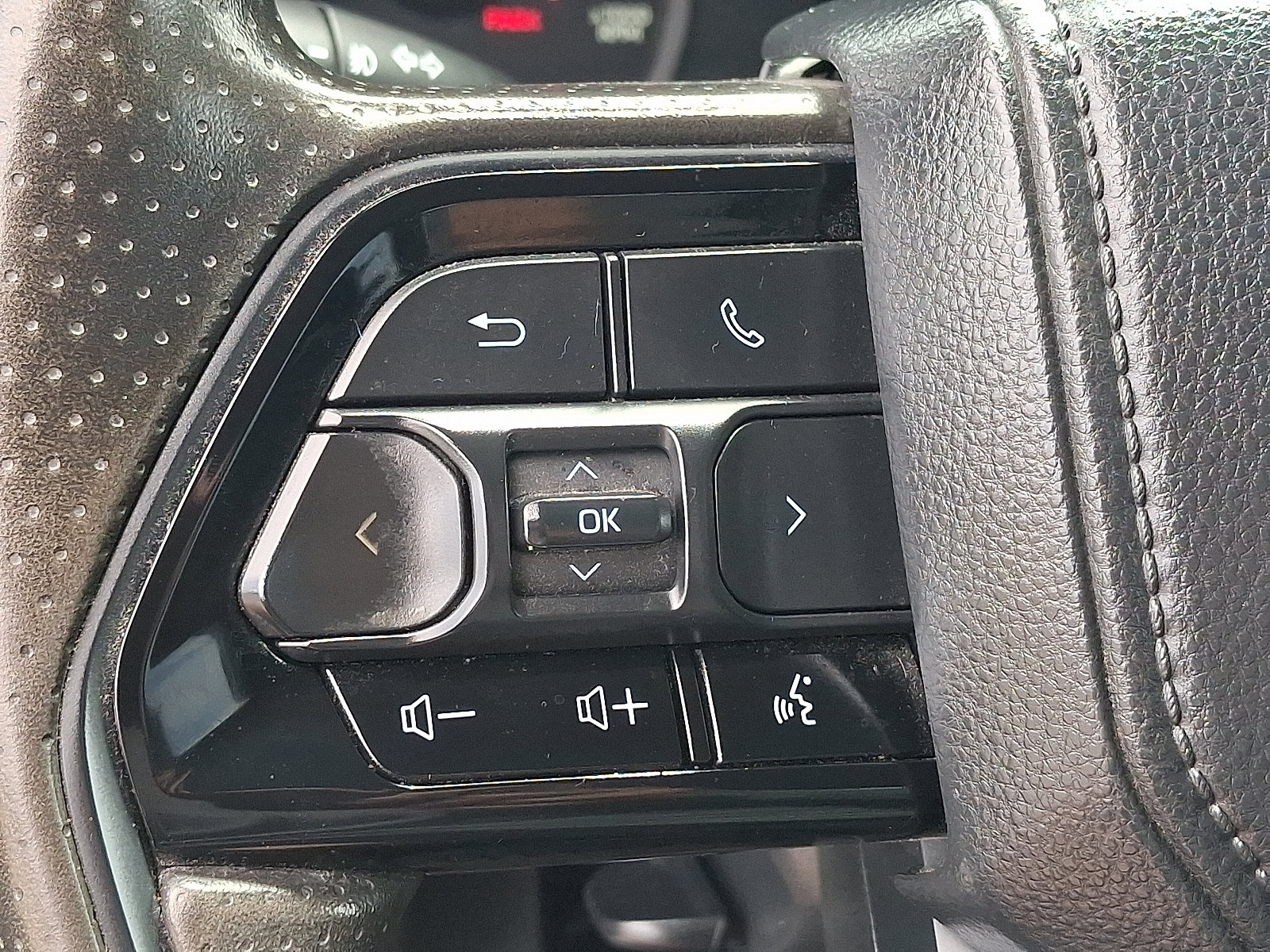 Used 2024 Toyota Tundra SR5 w/ SR5 Convenience Package AWD/4WD image 21