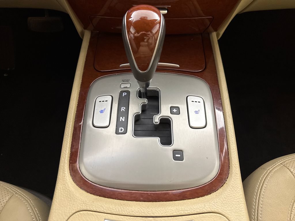 Used 2014 Hyundai Genesis 3.8 RWD image 17