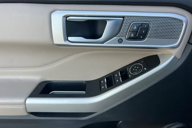 Used 2021 Ford Explorer Limited w/ Equipment Group 301A image 11