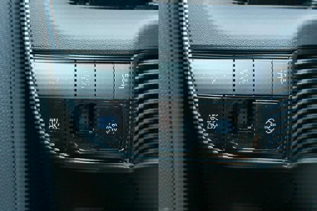 New 2025 Hyundai Venue Limited image 22