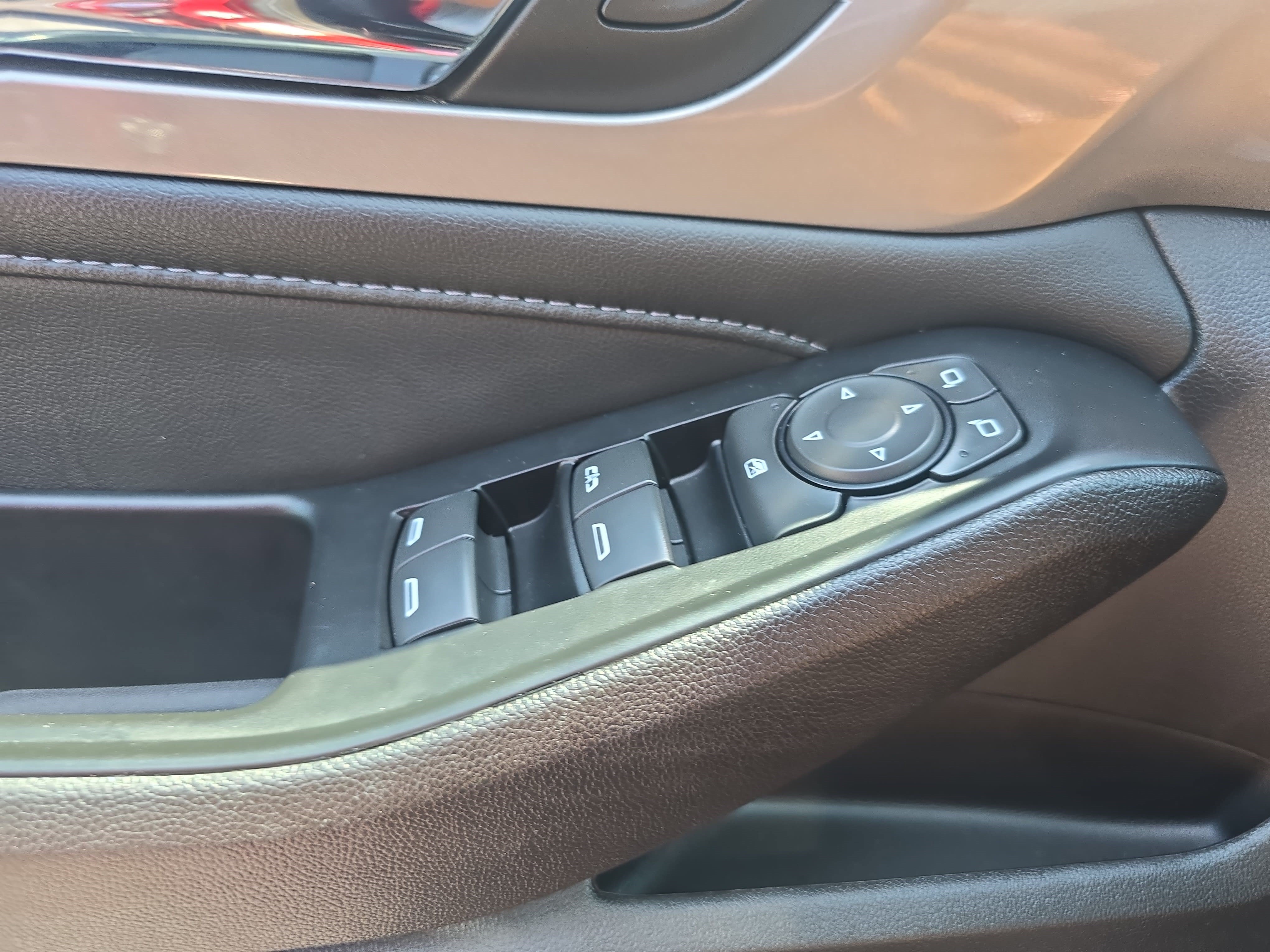 Used 2023 Chevrolet Traverse LT FWD image 28