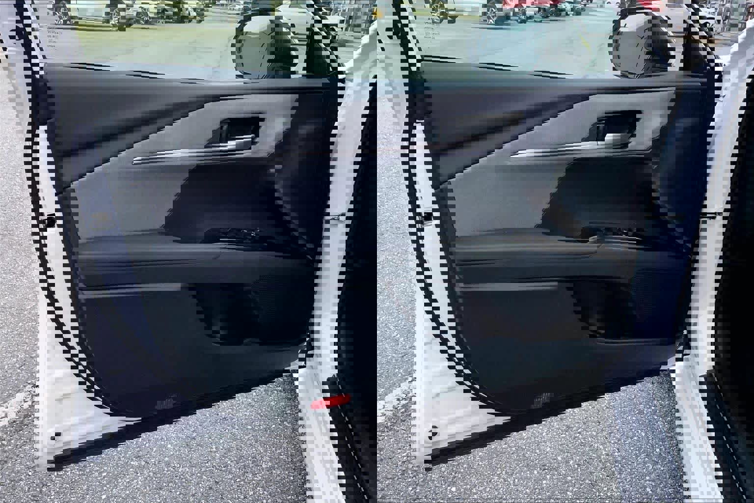 Used 2025 Toyota Camry LE w/ Convenience Package image 21