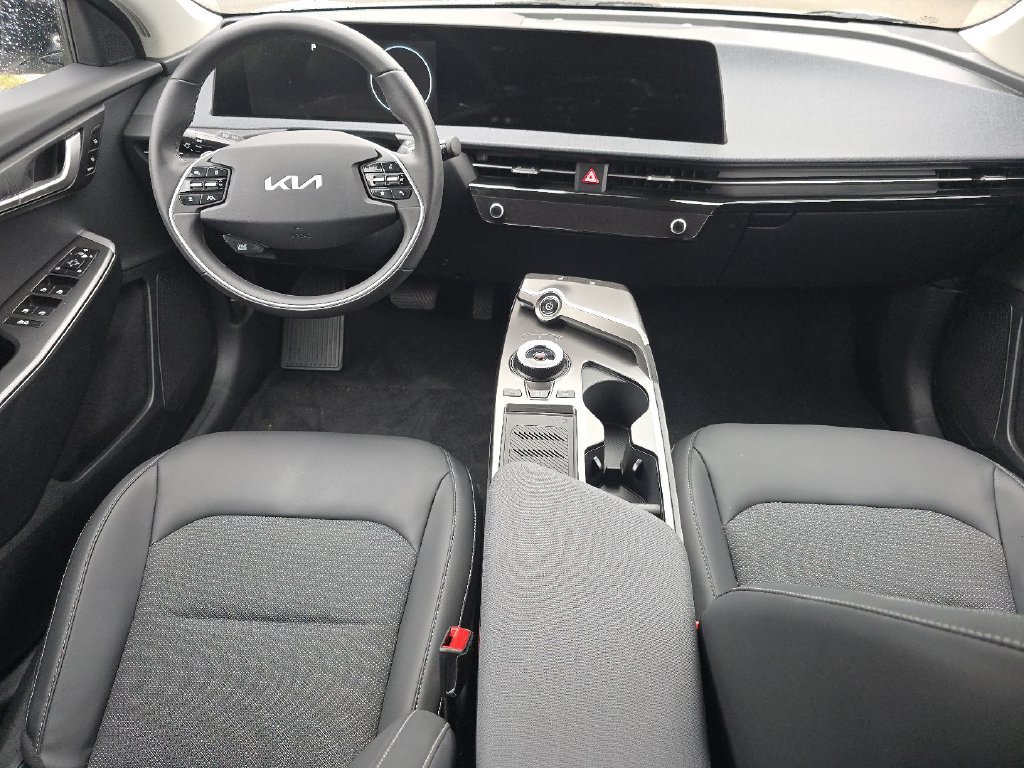 Used 2024 Kia EV6 Light RWD image 18