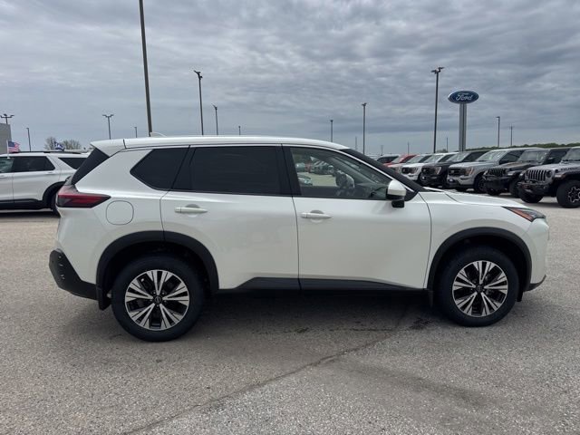 Used 2023 Nissan Rogue SV AWD/4WD image 2