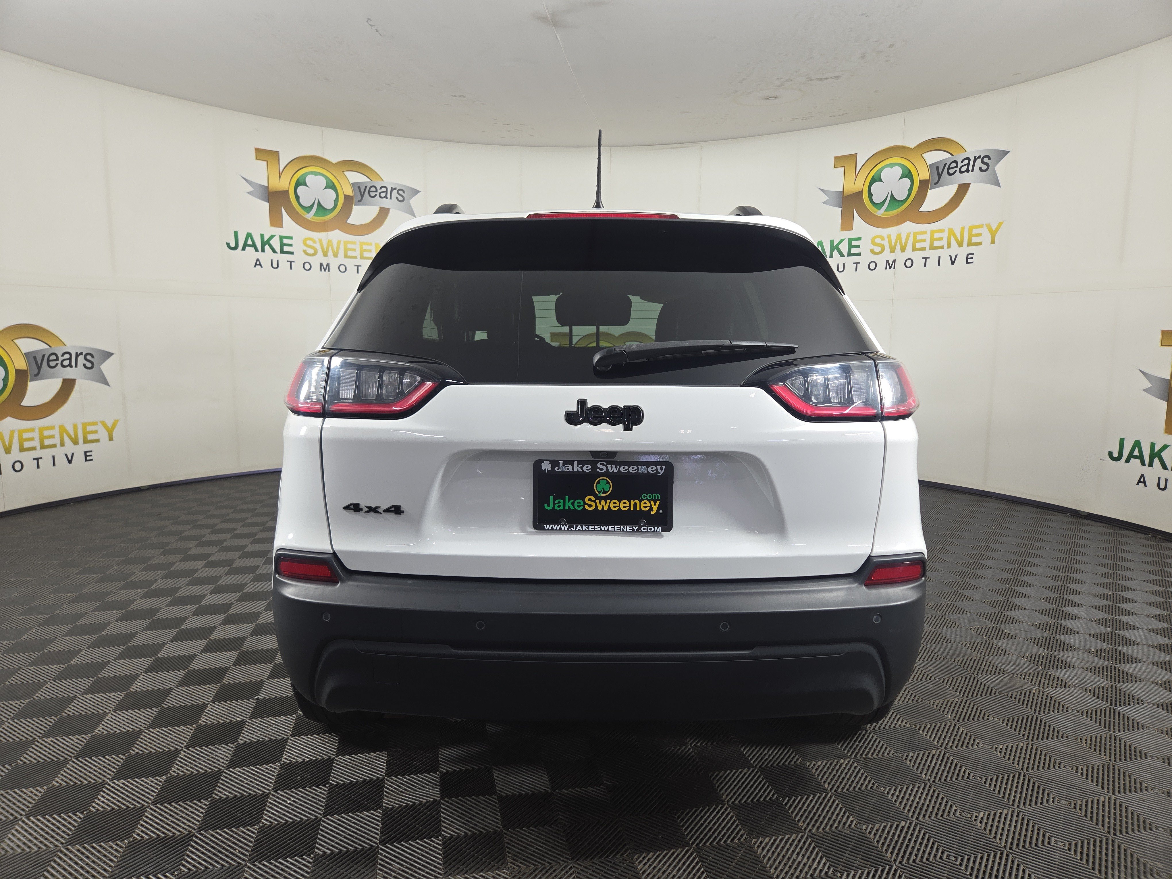 Used 2020 Jeep Cherokee Latitude Plus AWD/4WD image 9