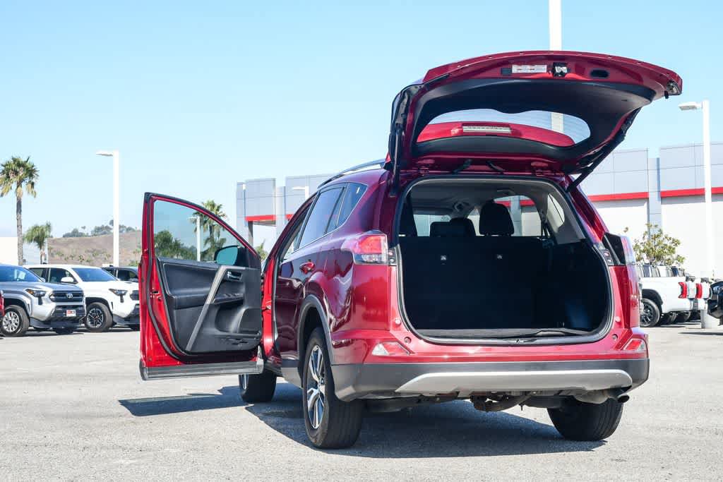 Used 2018 Toyota RAV4 XLE FWD image 26