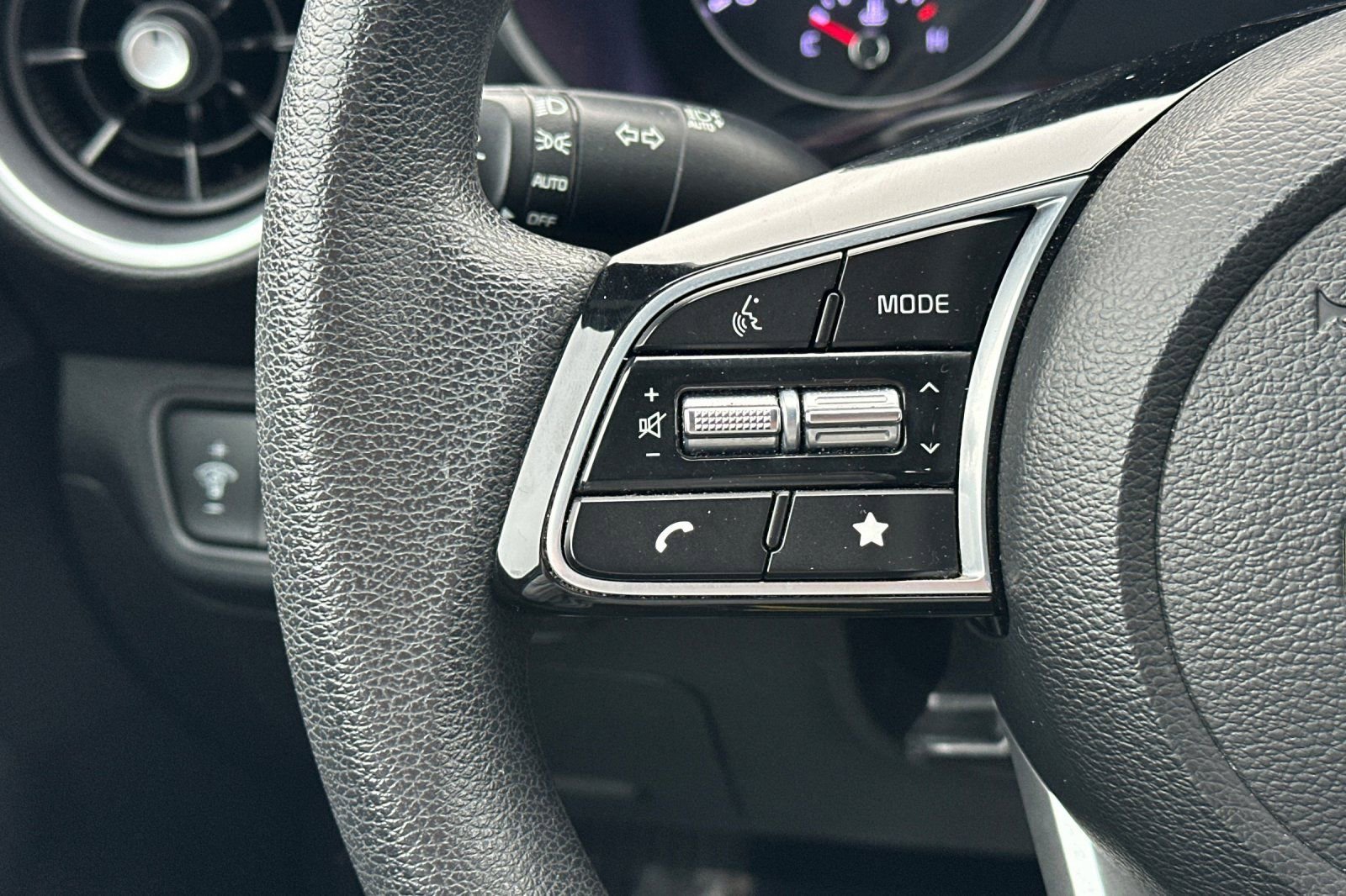 Used 2023 Kia Forte LXS image 24