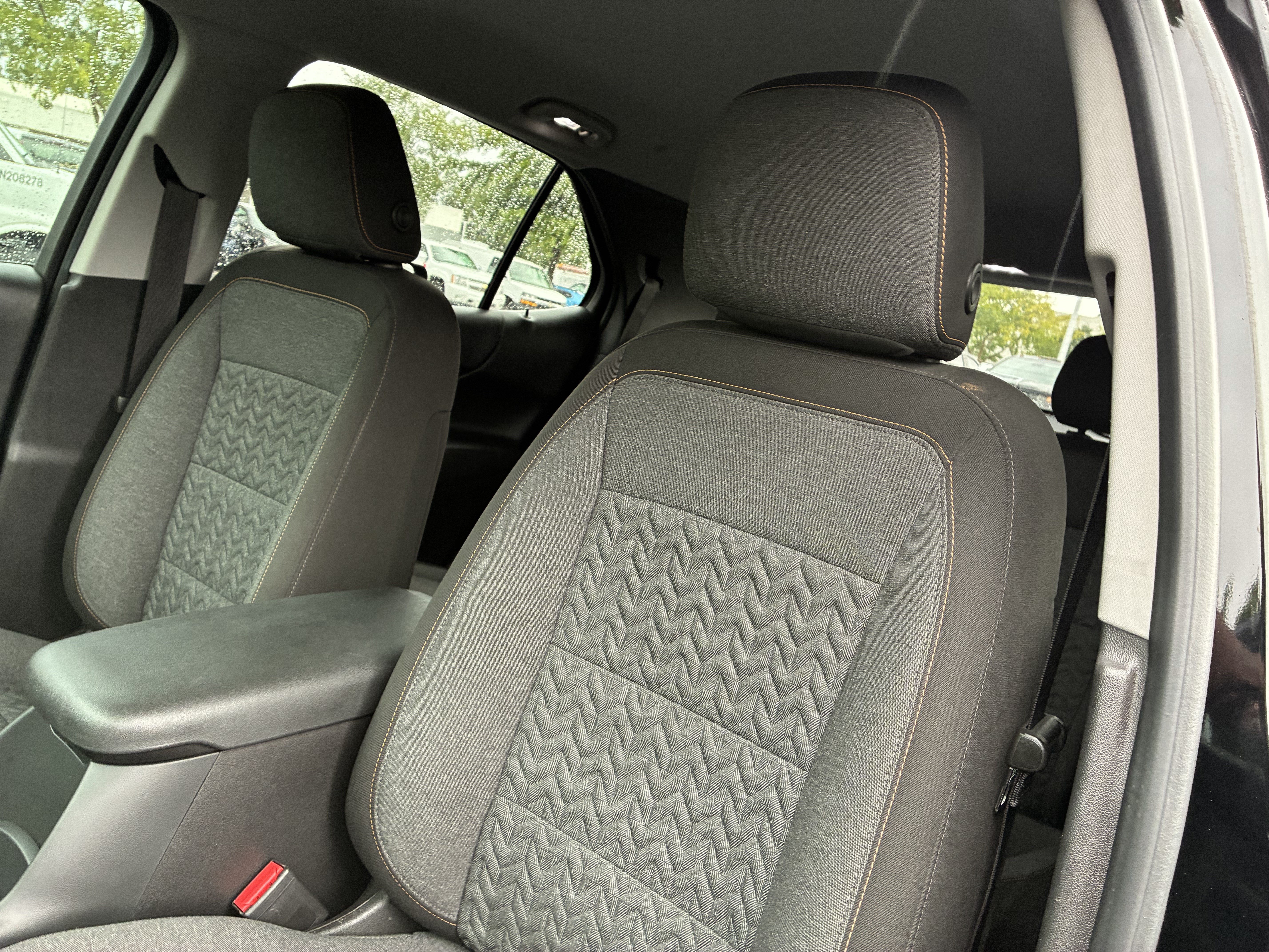 Used 2022 Chevrolet Equinox LT w/ LPO, Floor Liner Package FWD image 22