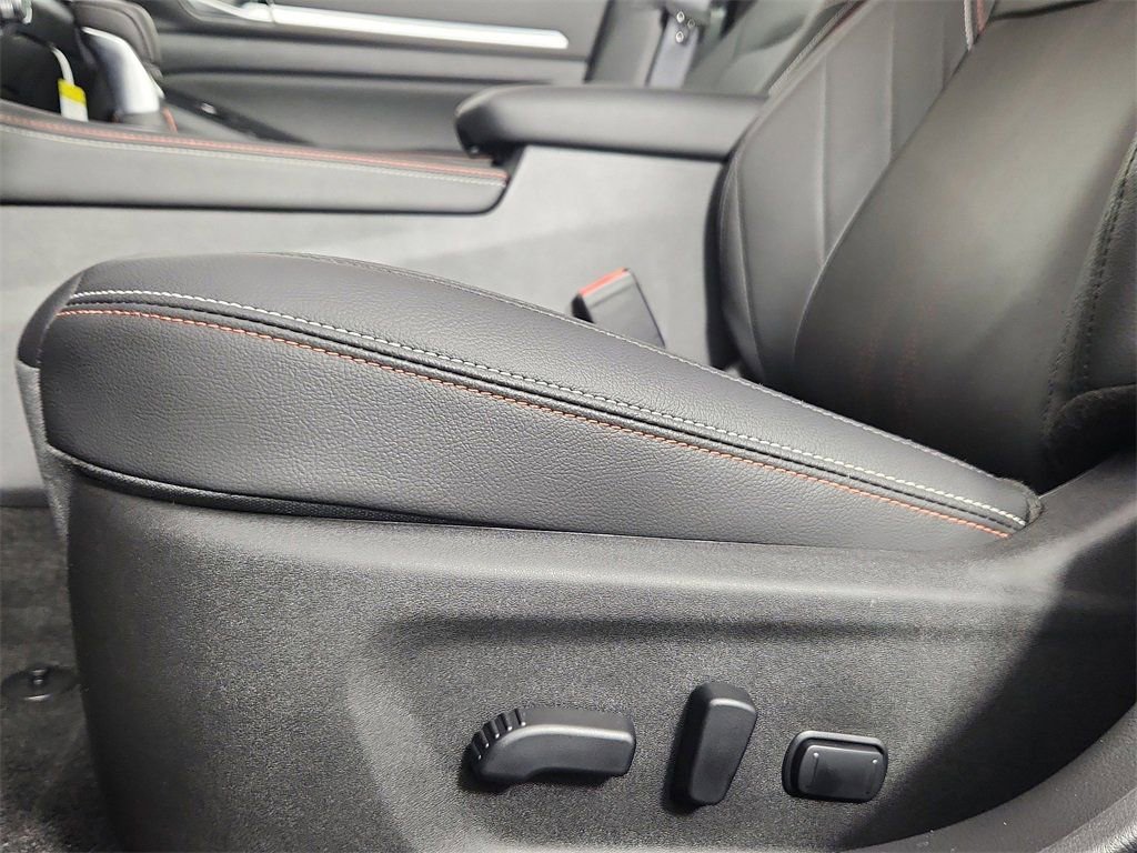 New 2025 Nissan Altima 2.5 SR w/ SR Premium Package AWD/4WD image 12