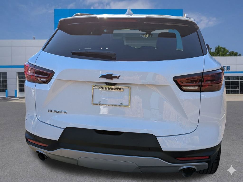 Used 2025 Chevrolet Blazer LT w/ Sound & Technology Package image 4