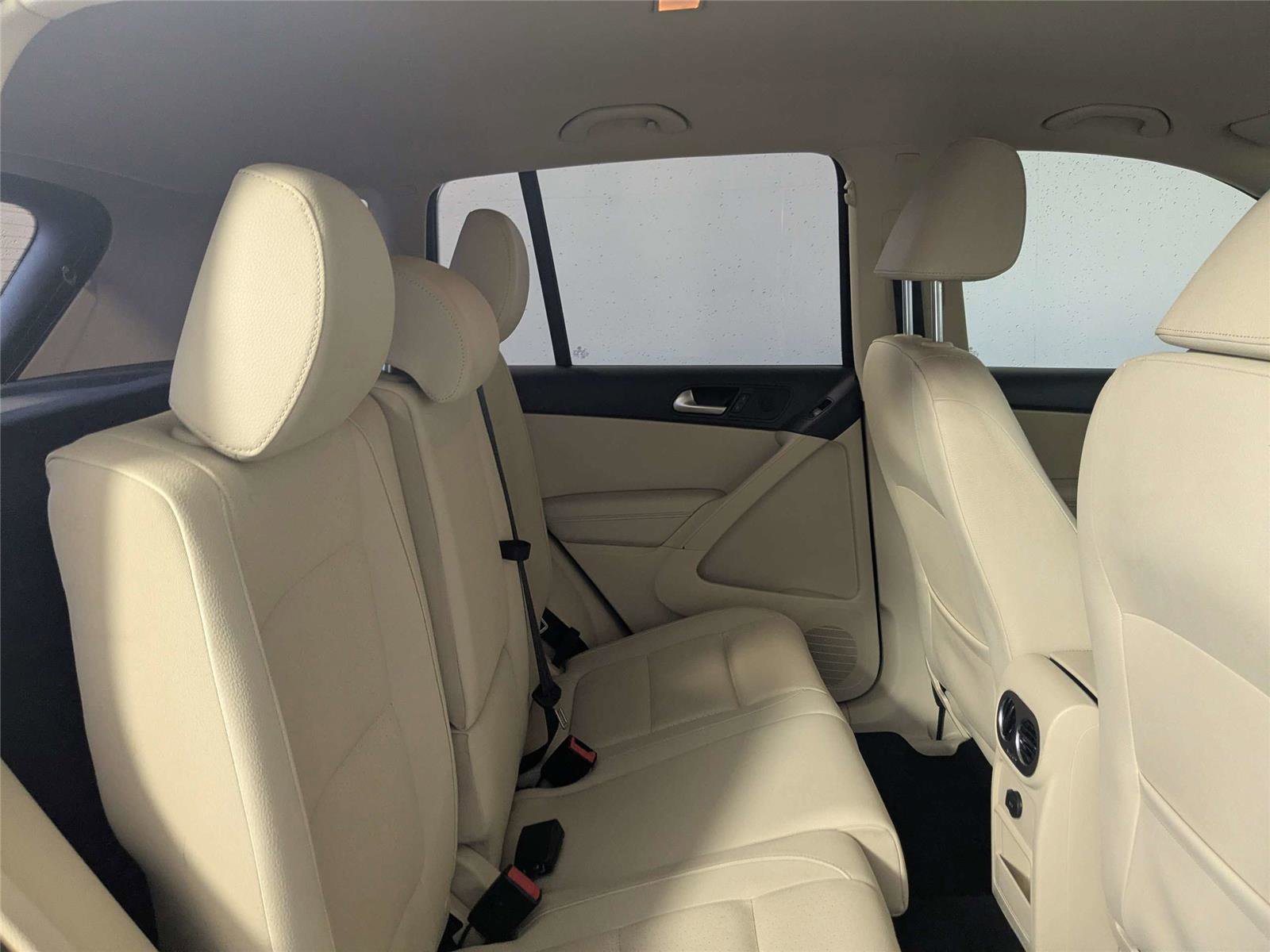 Used 2017 Volkswagen Tiguan S image 23