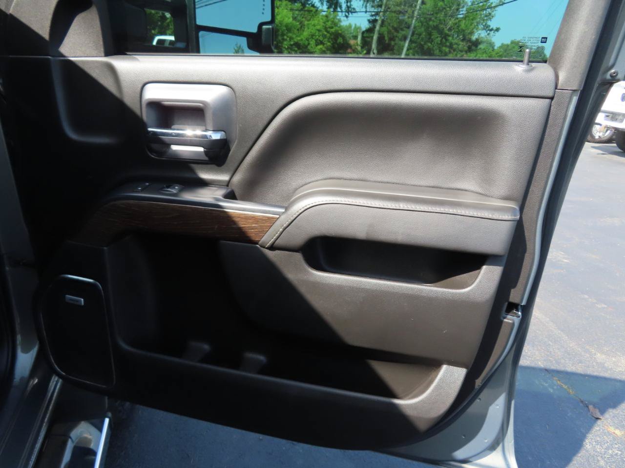 Used 2018 GMC Sierra 3500 Denali w/ Duramax Plus Package AWD/4WD image 50