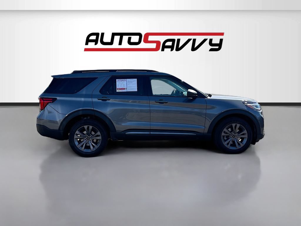 Used 2025 Ford Explorer Active w/ Active Comfort Package AWD/4WD image 8