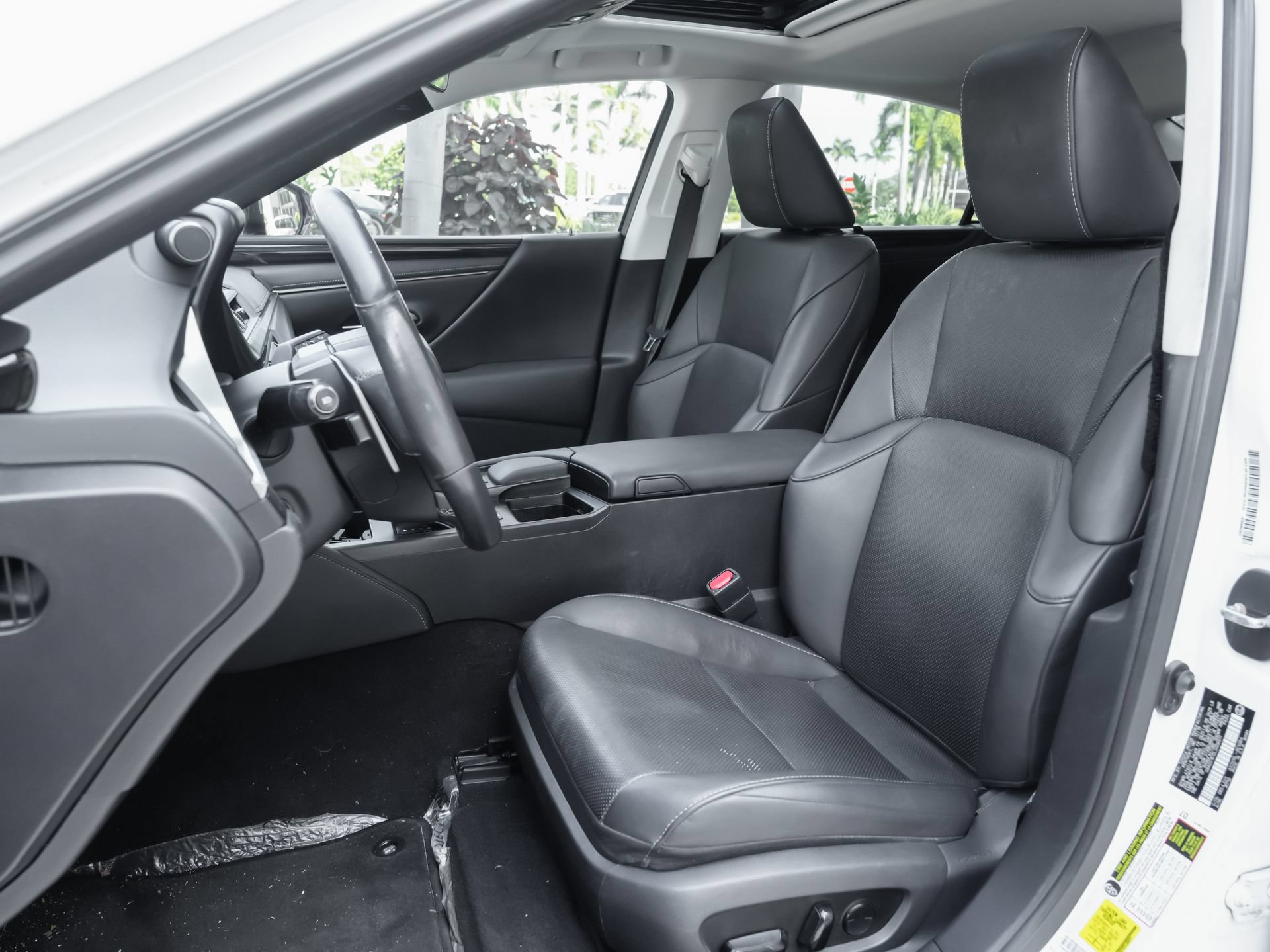 Used 2020 Lexus ES 300h w/ Premium Package FWD image 17