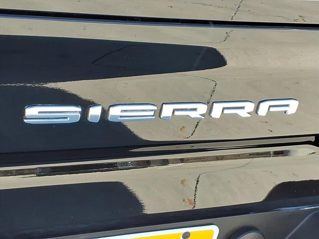 Used 2023 GMC Sierra 2500 AT4 w/ AT4 Preferred Package image 12