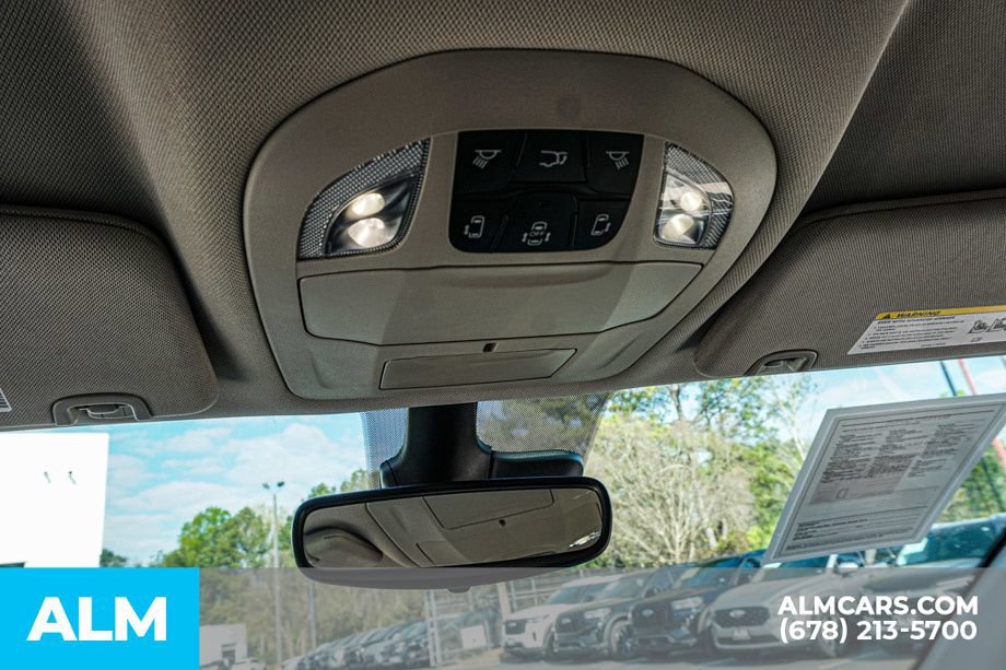 Used 2024 Chrysler Pacifica Touring-L FWD image 38