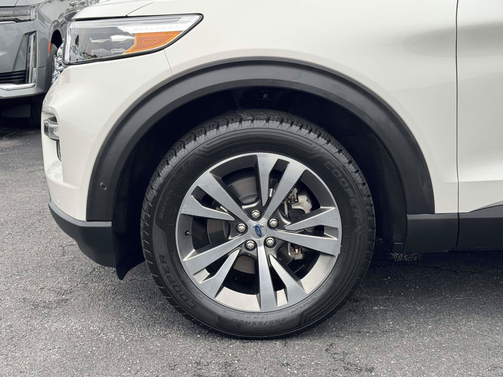 Used 2020 Ford Explorer Platinum AWD/4WD image 30
