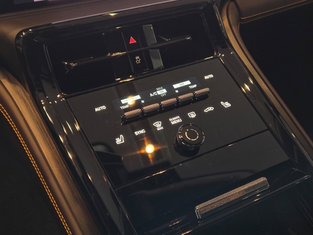 Certified 2025 Porsche Panamera GTS image 11