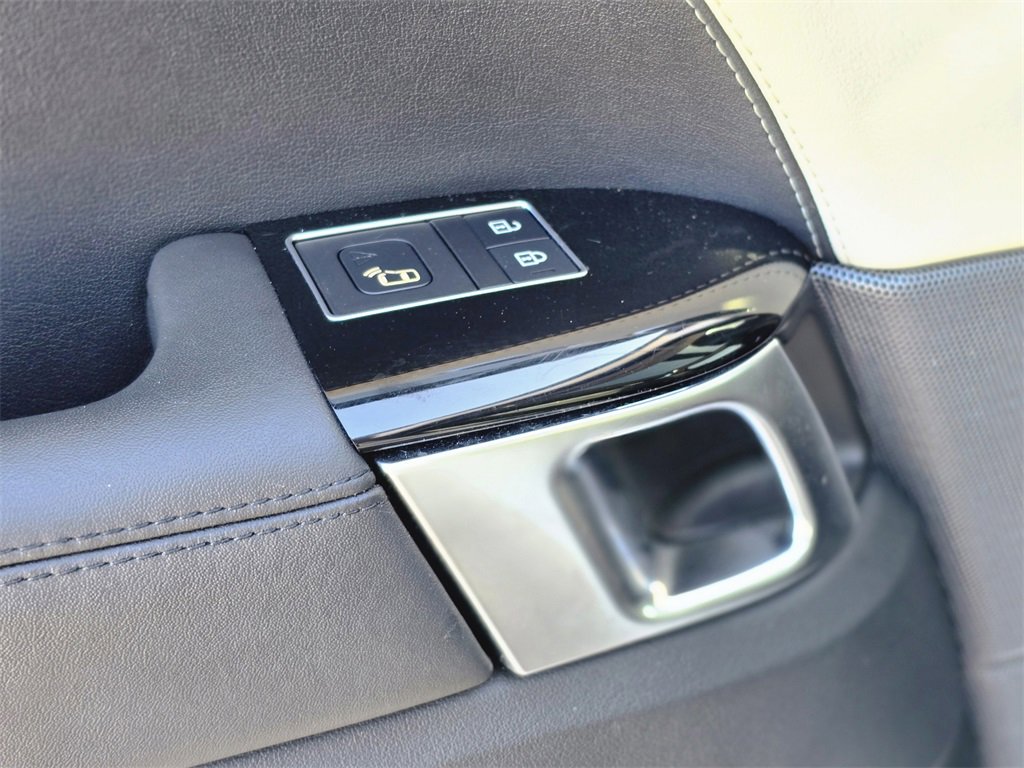 Used 2022 Land Rover Range Rover Sport HSE Silver Edition image 12