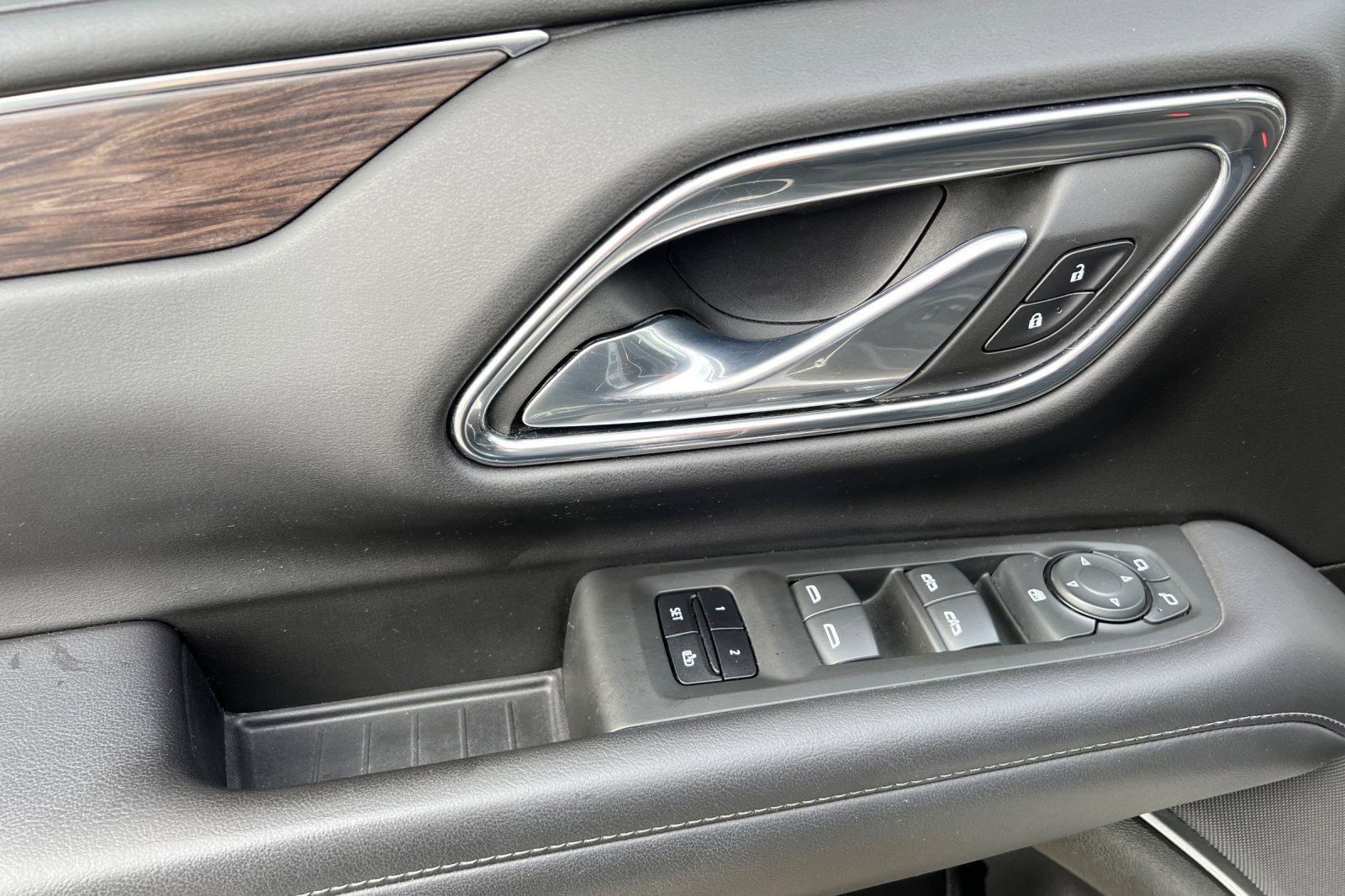 Used 2022 Chevrolet Suburban Z71 image 10