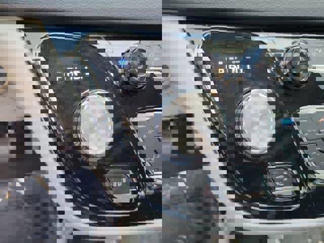 Used 2020 Chrysler Voyager Lxi FWD image 31