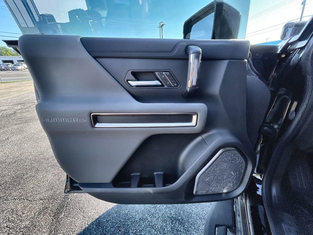 New 2025 GMC Hummer EV 3X w/ LPO, Sport Package image 30