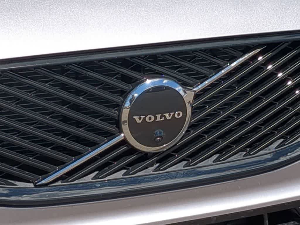 New 2026 Volvo XC60 B5 Plus w/ Protection Package Premier AWD/4WD image 11