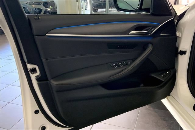 Used 2023 BMW 530e w/ M Sport Package RWD image 10