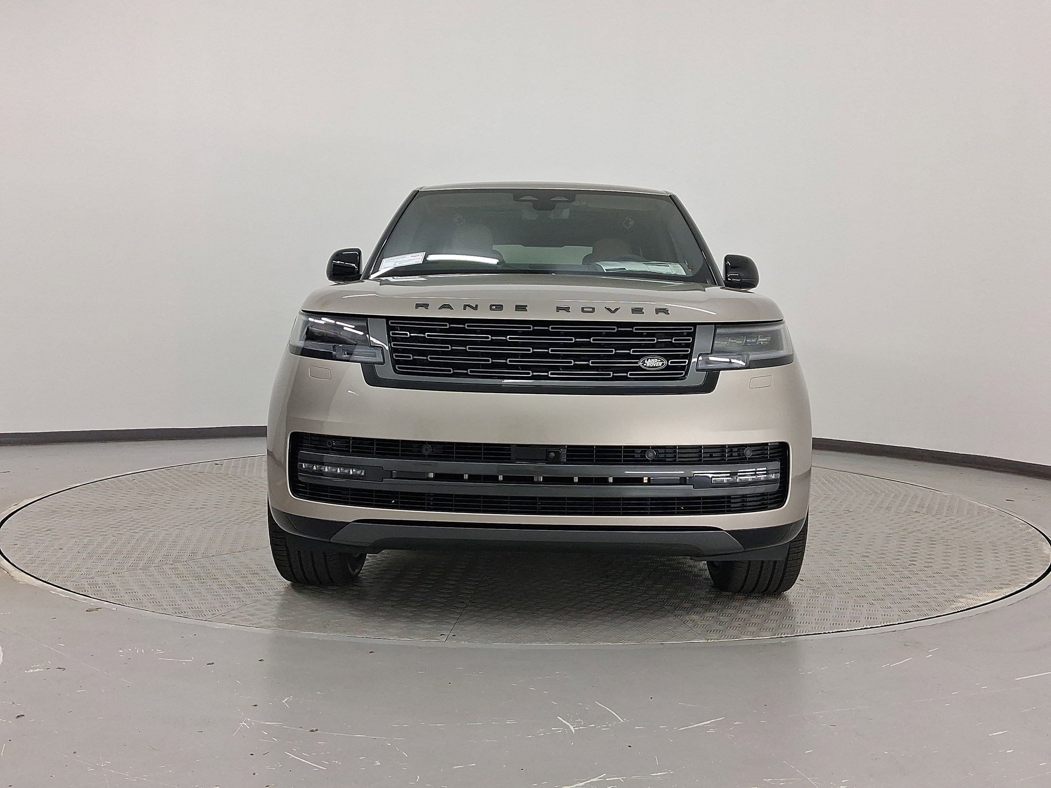 New 2025 Land Rover Range Rover SE image 6