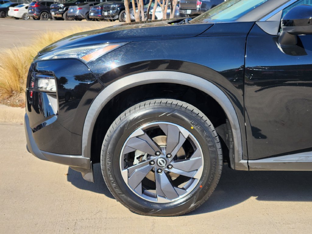 Used 2024 Nissan Rogue SV FWD image 7