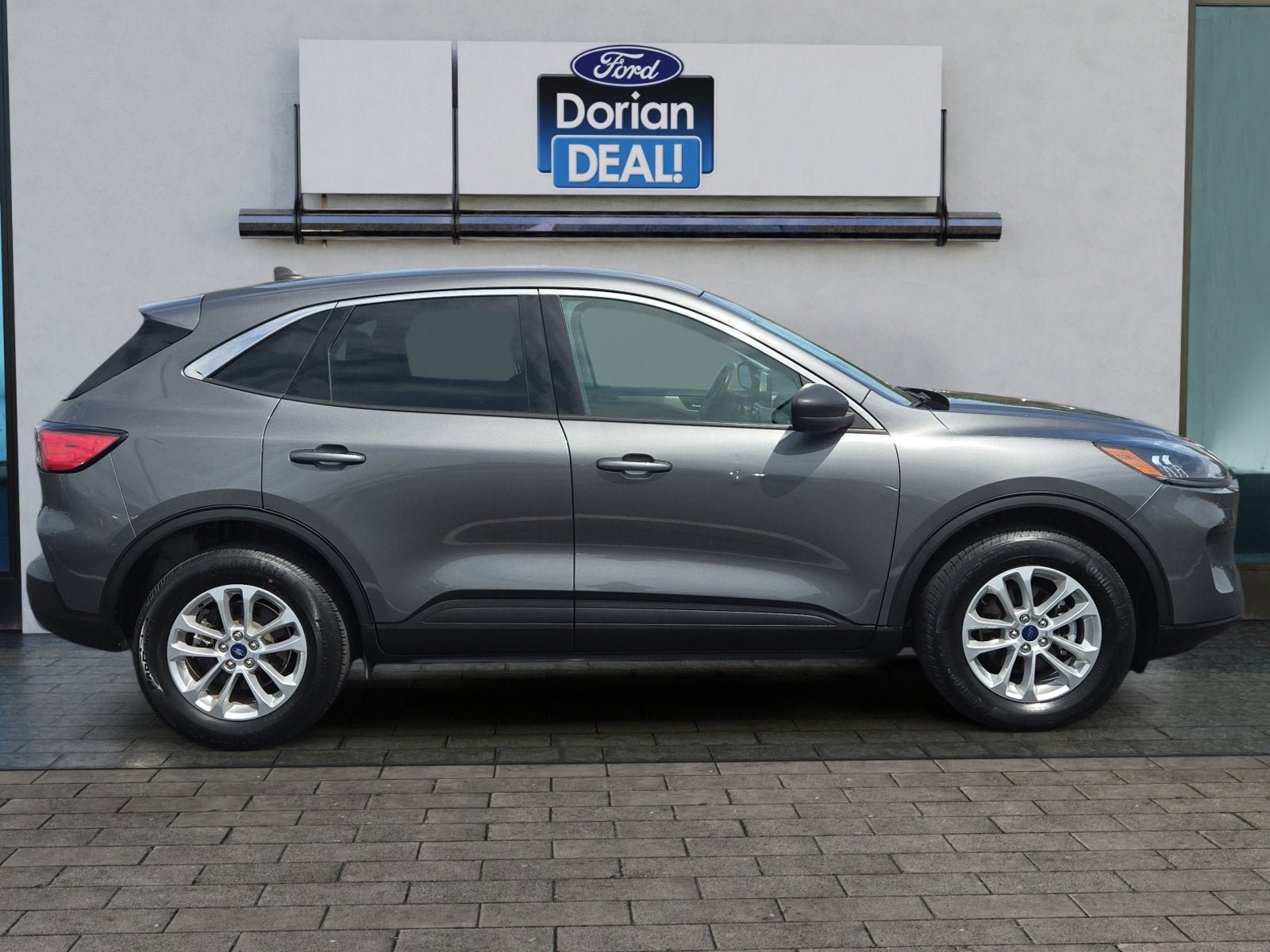 Certified 2022 Ford Escape SE w/ Cold Weather Package AWD/4WD video 2