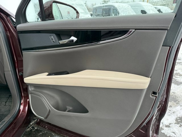 Certified 2023 Lincoln Nautilus Reserve image 31